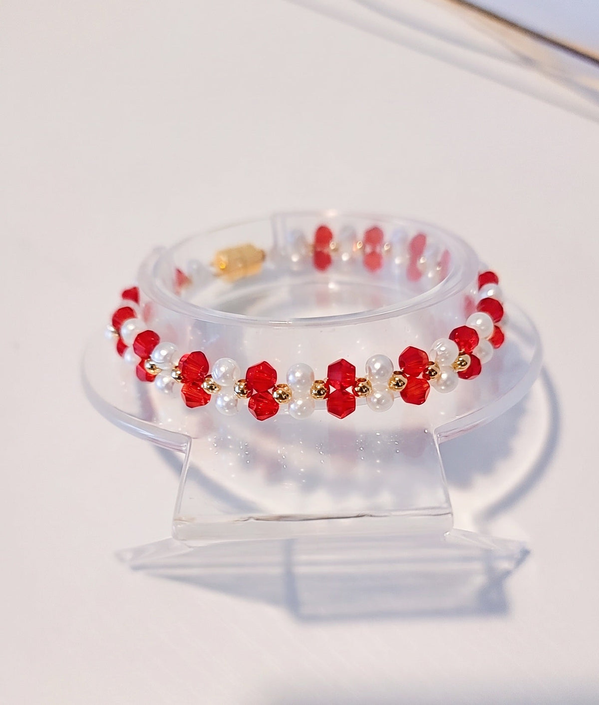 pulsera sumamente elegante y bella en color rojo y blanco