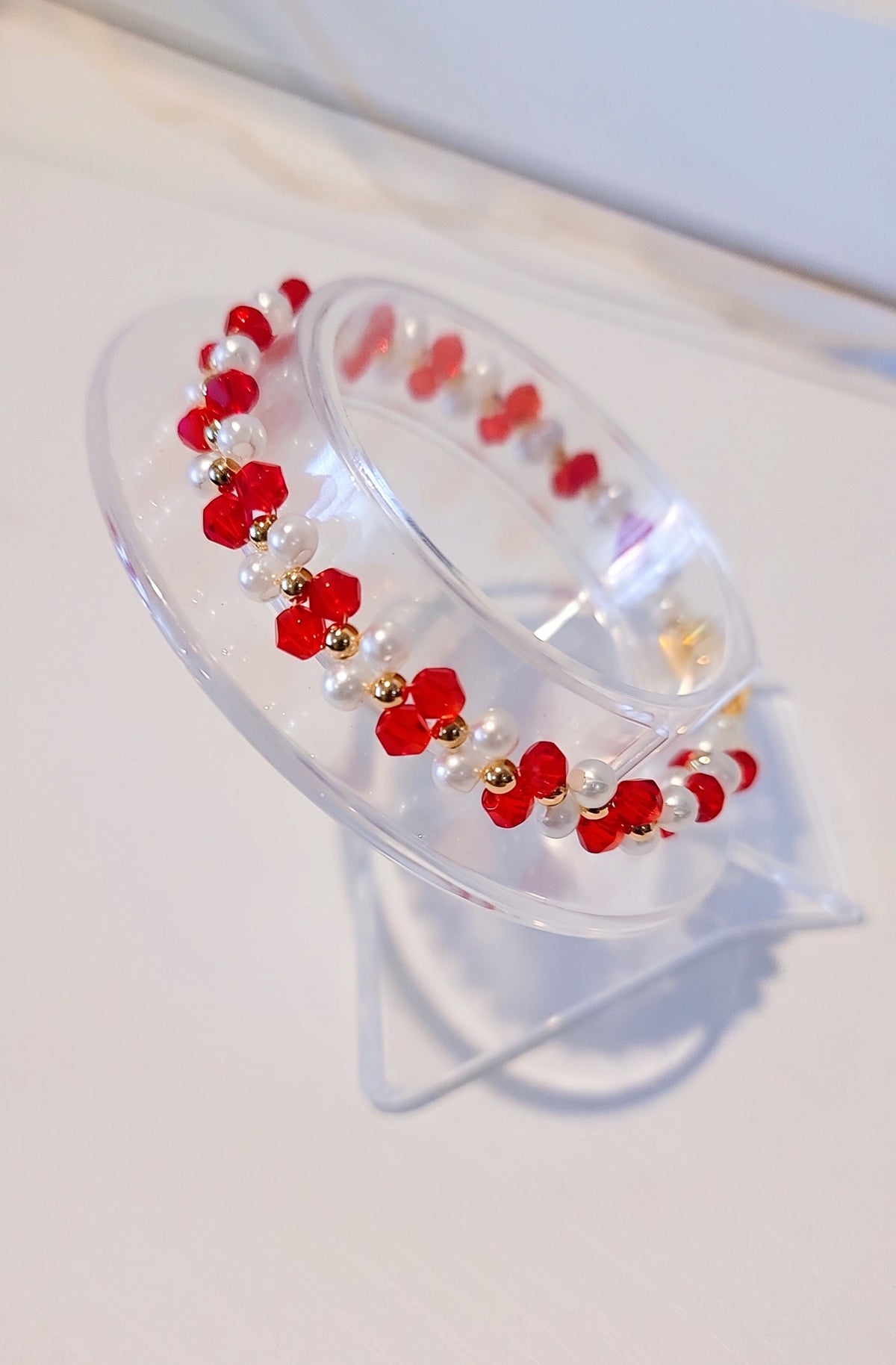 pulsera sumamente elegante y bella en color rojo y blanco