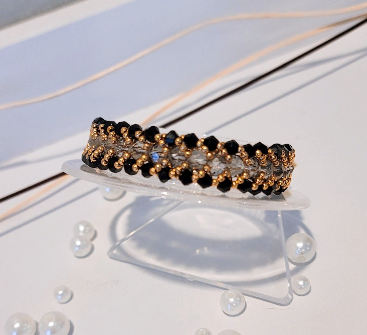 pulsera tejida a mano en color negro